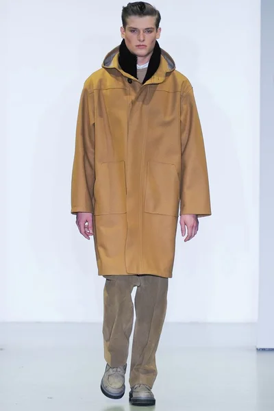 Look 12